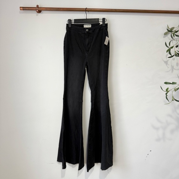 Free People We The Free Just Float On Flare Jeans Black - Picture 4 of 7